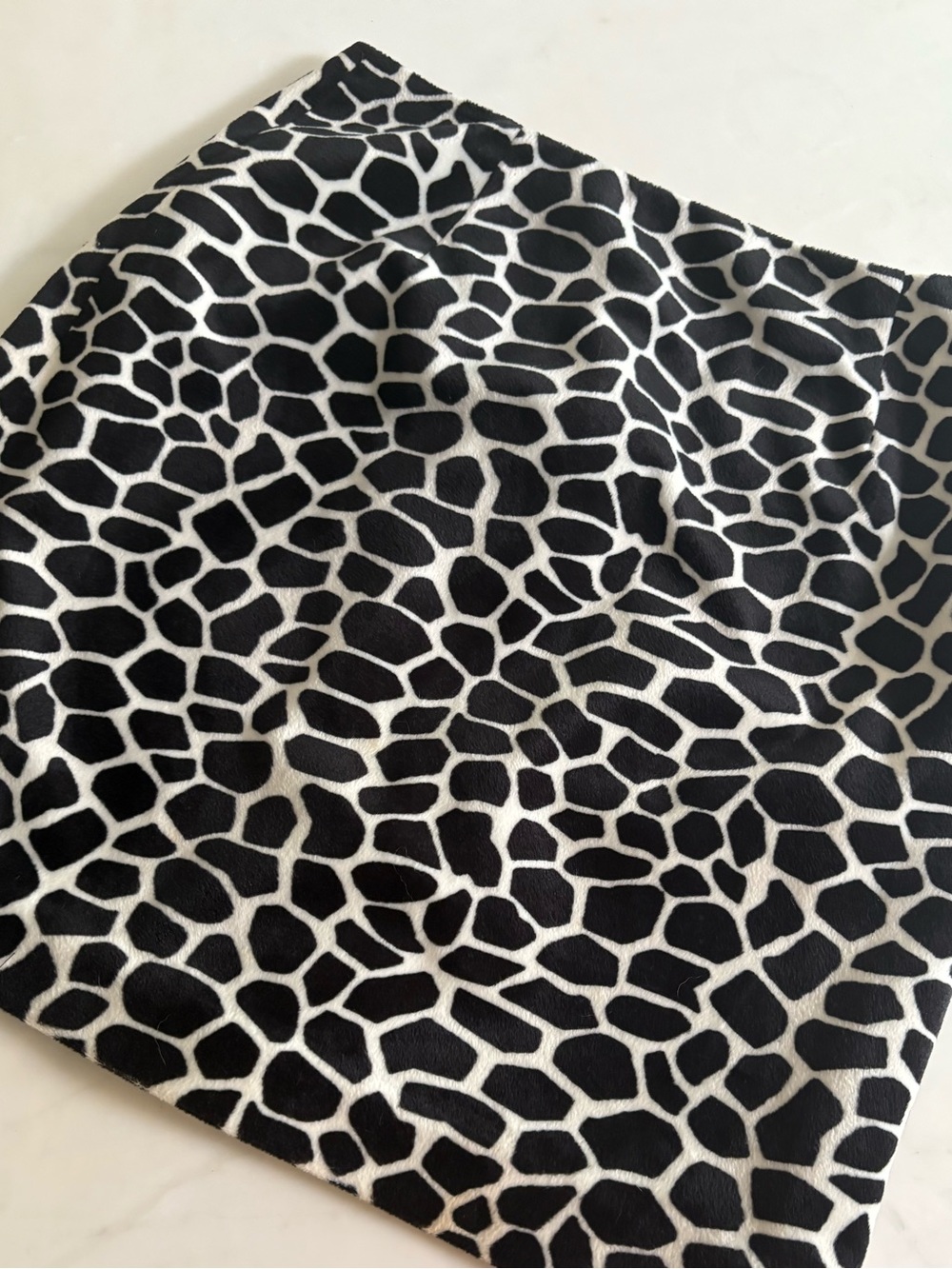 Apostrophe Black & White Giraffe-Print Mini Skirt